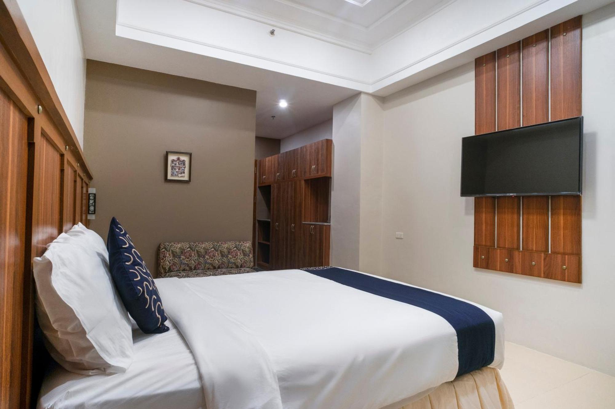 Capital O 460 World Palace Hotel Davao Екстер'єр фото