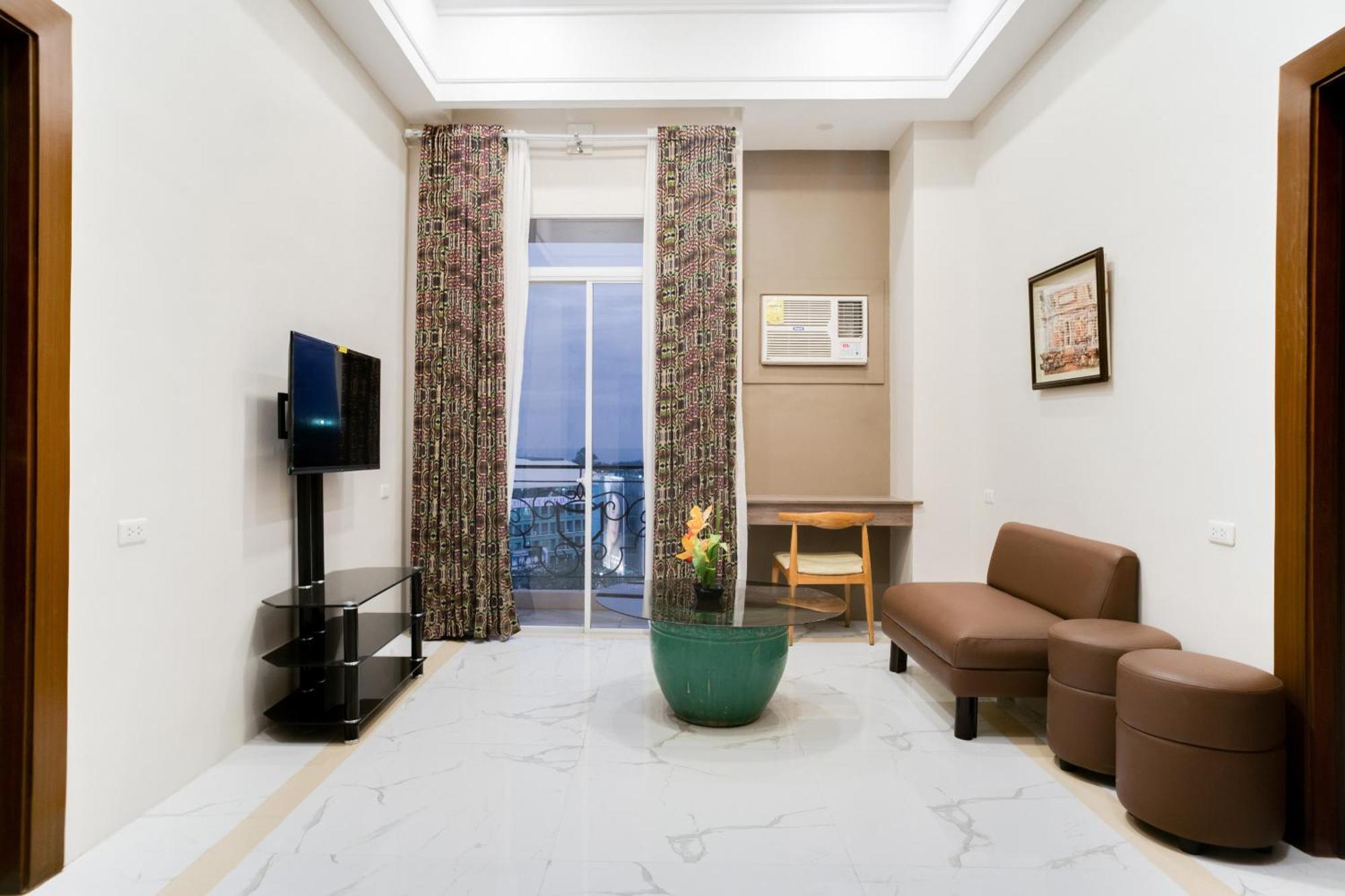 Capital O 460 World Palace Hotel Davao Екстер'єр фото